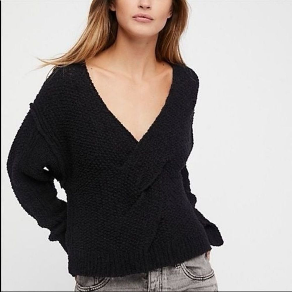 Free People Coco V-Neck Twist Detail Knit Sweater Black Sz M Cozy Urban Chic